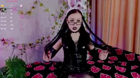 Dee online show from March 11, 5:35 am