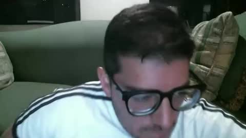 Snapshot of arielsinho chatting on April 1, 4:57 am Anon online show from April 1, 4:57 am