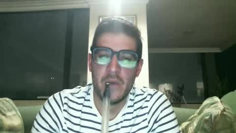 Snapshot of arielsinho chatting on April 6, 2:53 am Anon online show from April 6, 2:53 am