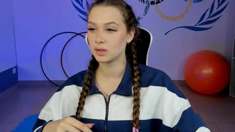 arielsykes online show from September 15, 10:48 am