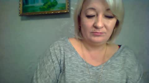 Snapshot of arielxloveresss chatting on October 28, 7:01 am ArielXLoveresss online show from October 28, 7:01 am