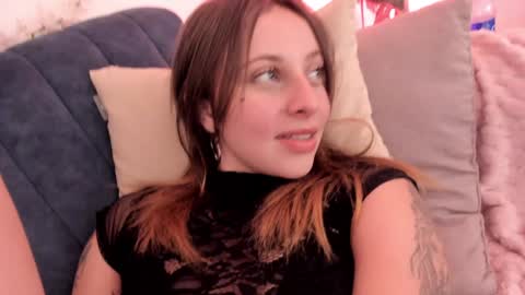 Snapshot of arii_1010_ chatting on December 7, 11:12 pm Ari online show from December 7, 11:12 pm