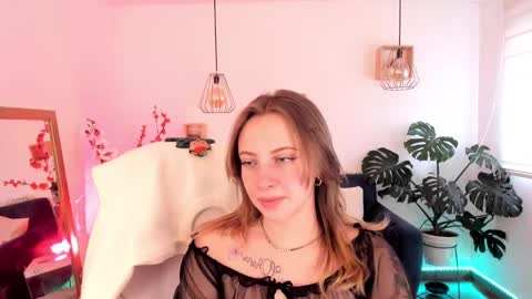 Snapshot of arii_1010_ chatting on December 16, 7:43 pm Ari online show from December 16, 7:43 pm