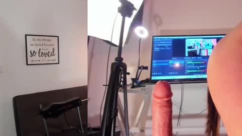  Arianna  online show from February 20, 2:02 pm