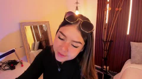  Arianna  online show from April 16, 9:04 pm