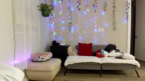 airskiii online show from October 5, 7:28 am