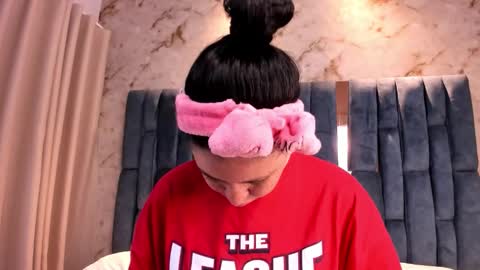 Ari Vega online show from November 9, 5:50 am