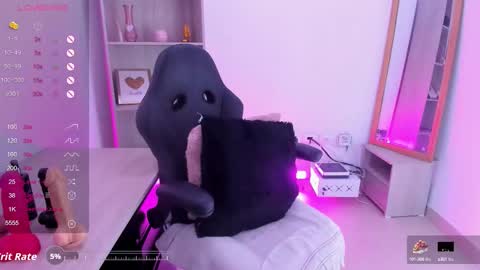 Snapshot of arisha_davis chatting on October 6, 9:56 pm arisha_davis online show from October 6, 9:56 pm
