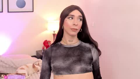 Snapshot of arivega chatting on November 24, 7:52 am Nice to meet you thumb up me please its important I LOOK MY BIO DOWN online show from November 24, 7:52 am