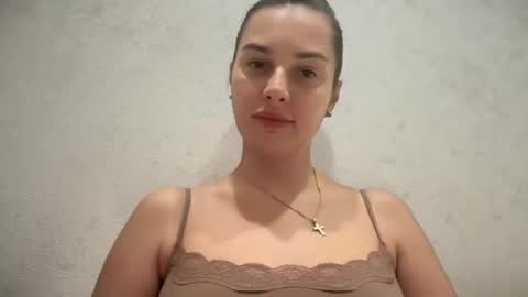 arivelle online show from November 19, 9:37 pm