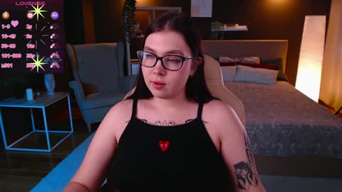 Astrid online show from December 6, 3:33 pm