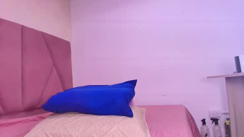 Snapshot of arleth_1 chatting on February 13, 3:07 am Arleth online show from February 13, 3:07 am