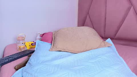 Snapshot of arleth_1 chatting on February 26, 6:15 am Arleth online show from February 26, 6:15 am