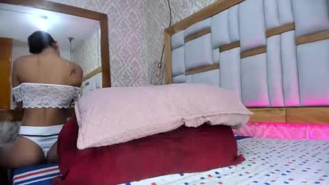 Snapshot of arleth_1 chatting on November 16, 3:01 am Arleth online show from November 16, 3:01 am