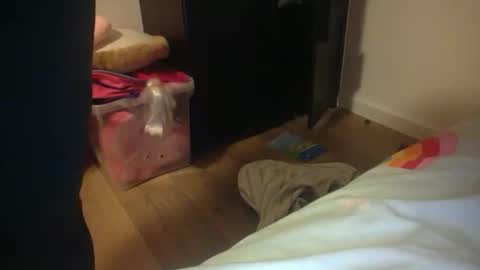 Snapshot of armandoueeal chatting on March 6, 1:35 am armandoueeal online show from March 6, 1:35 am