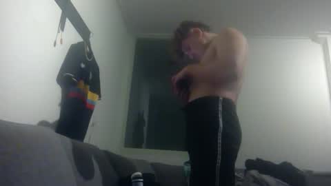 Snapshot of armandoueeal chatting on March 7, 12:29 am armandoueeal online show from March 7, 12:29 am