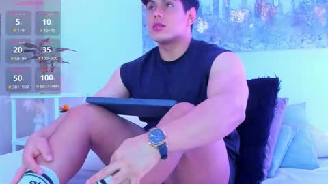 Snapshot of arminjones1 chatting on October 7, 3:04 am online show from October 7, 3:04 am