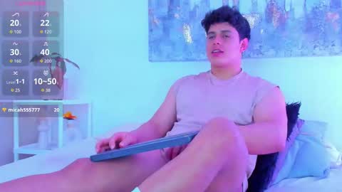 Snapshot of arminjones1 chatting on November 28, 5:32 am online show from November 28, 5:32 am