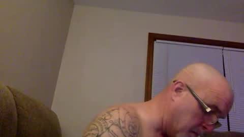 Snapshot of armyguy5311 chatting on June 7, 6:17 am armyguy5311 online show from June 7, 6:17 am