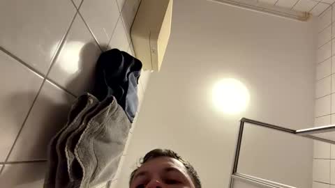 armyskater32 online show from May 20, 8:59 pm