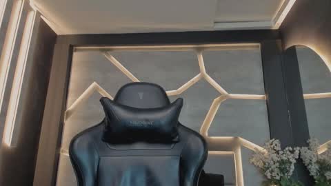 Arohom Lester online show from November 14, 10:58 am