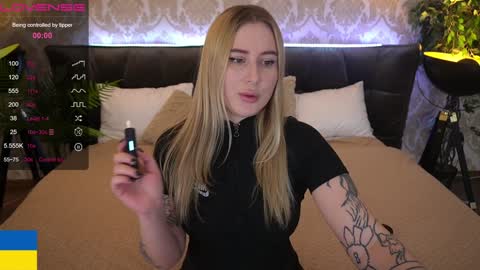 AROLINA online show from December 11, 9:12 pm