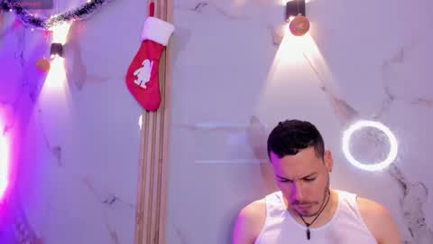 aron and molly online show from December 20, 12:12 pm