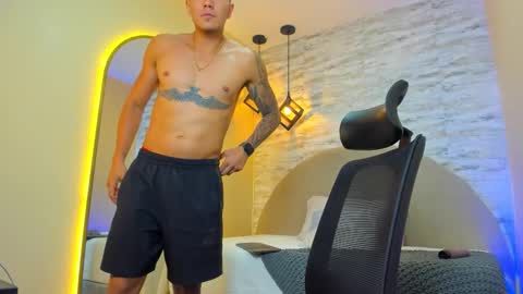 ARON BOLT online show from November 4, 10:42 pm