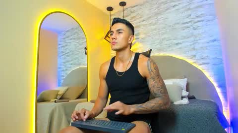 ARON BOLT online show from December 23, 5:05 am