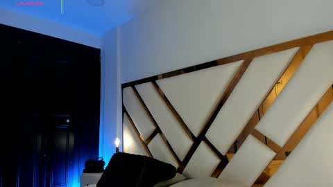 Aron cruz  online show from April 4, 12:57 pm