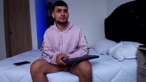 Aron Santoro online show from February 9, 5:17 pm