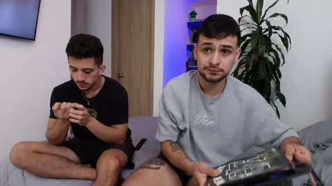 Aron Santoro online show from April 22, 12:35 am