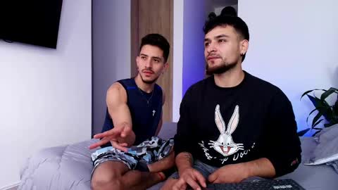 Snapshot of aron_santoro1 chatting on May 22, 3:17 pm Aron Santoro online show from May 22, 3:17 pm