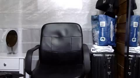 Aron G Franco online show from October 27, 5:39 pm