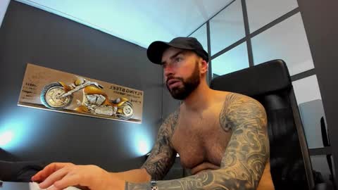 AronGrant online show from December 4, 7:39 am