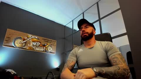 AronGrant online show from December 6, 9:43 am