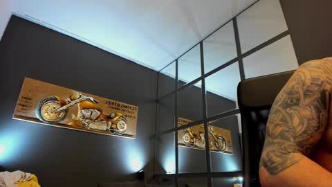 AronGrant online show from December 16, 8:20 am