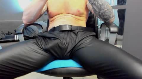 AronGrant online show from March 9, 10:30 am