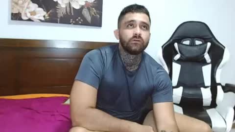 aronmiller online show from September 25, 10:46 pm