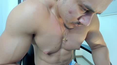 Snapshot of aroon_connor chatting on January 20, 11:32 pm   online show from January 20, 11:32 pm