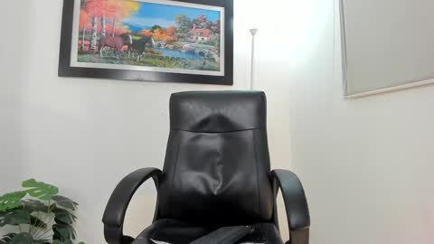 Snapshot of aroon_connor chatting on February 5, 12:53 am   online show from February 5, 12:53 am