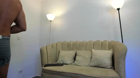 Snapshot of aroon_connor chatting on September 9, 1:27 am   online show from September 9, 1:27 am