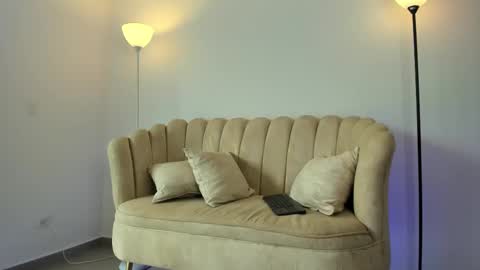 Snapshot of aroon_connor chatting on September 11, 9:59 pm   online show from September 11, 9:59 pm