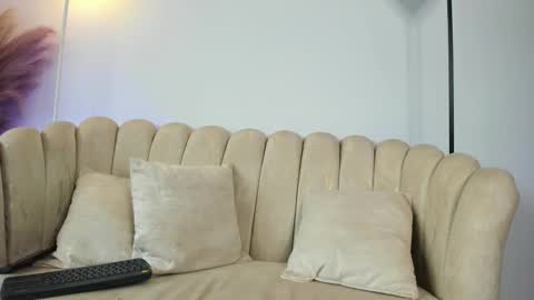 Snapshot of aroon_connor chatting on October 30, 10:10 pm   online show from October 30, 10:10 pm