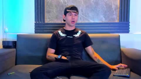 Aroon   online show from December 1, 11:48 am