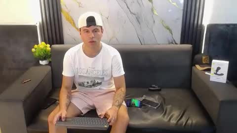 Aroon   online show from April 12, 3:55 am