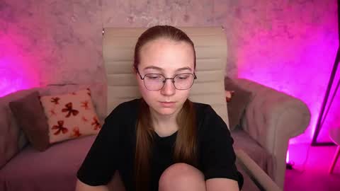 Snapshot of arrinawair chatting on May 6, 7:13 am arrinawair online show from May 6, 7:13 am