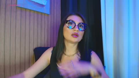 Snapshot of arrkabella chatting on November 4, 7:02 pm online show from November 4, 7:02 pm