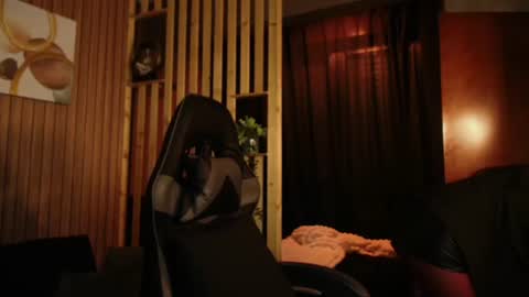      online show from June 11, 6:28 pm