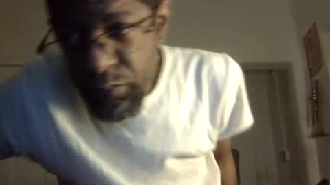 Snapshot of arteblazze chatting on February 7, 9:37 am Arteblazze not daddy boy bitch or nigga online show from February 7, 9:37 am